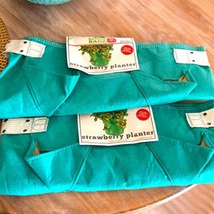 Organic planters set 2 new w tag